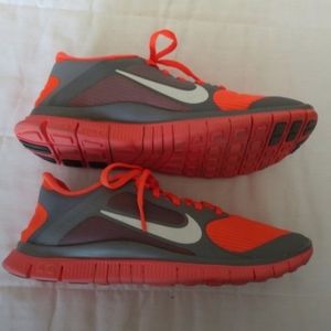 *SOLD*Women's Nike Free Run 4.0 V3 bright Orange and Gray Sneakers size 9.5